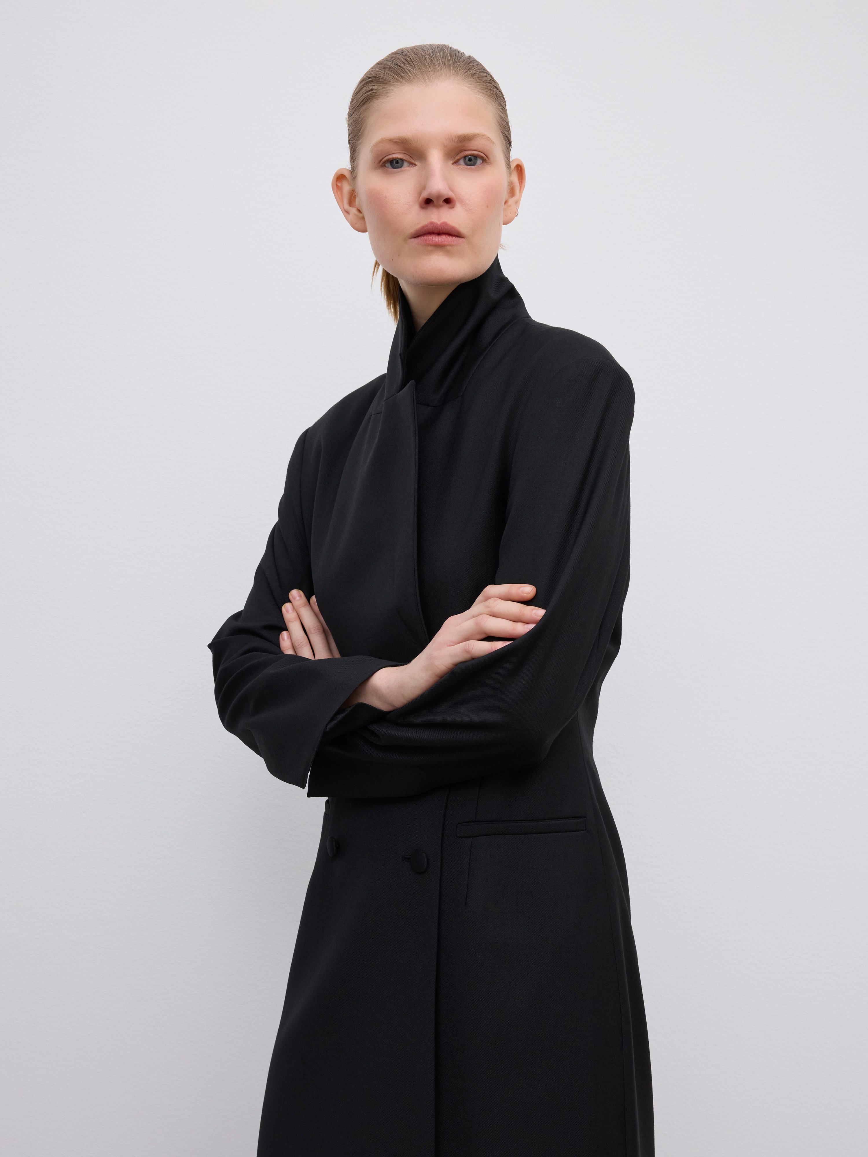 スウェーデン発House of Dagmar ロングテイラードコート House of Dagmar Spring 2025 Collection | The Impression