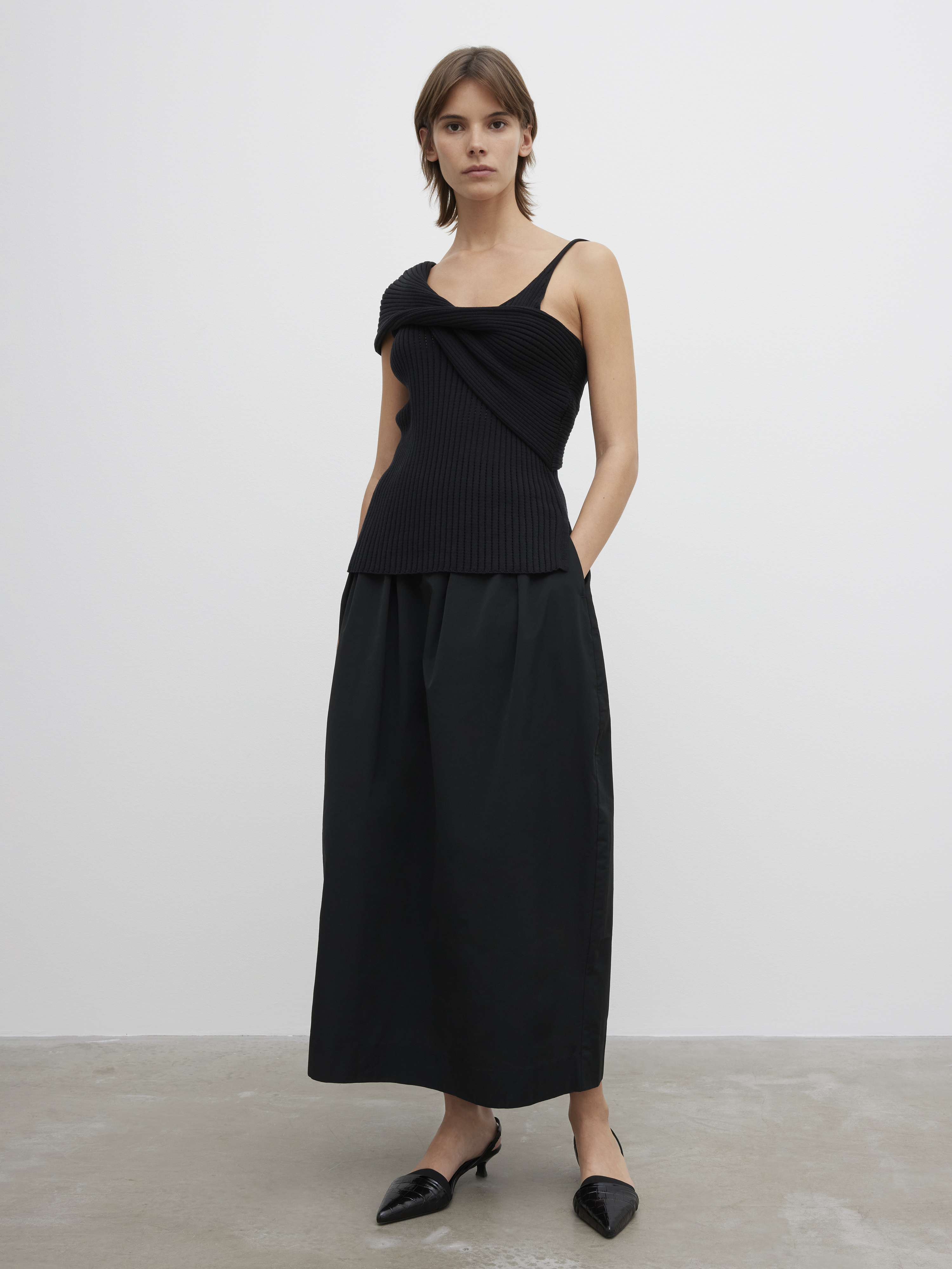 トップス leinwande Back Belted Knit Top FB2BD770-F5F9-428C-A4E3-
