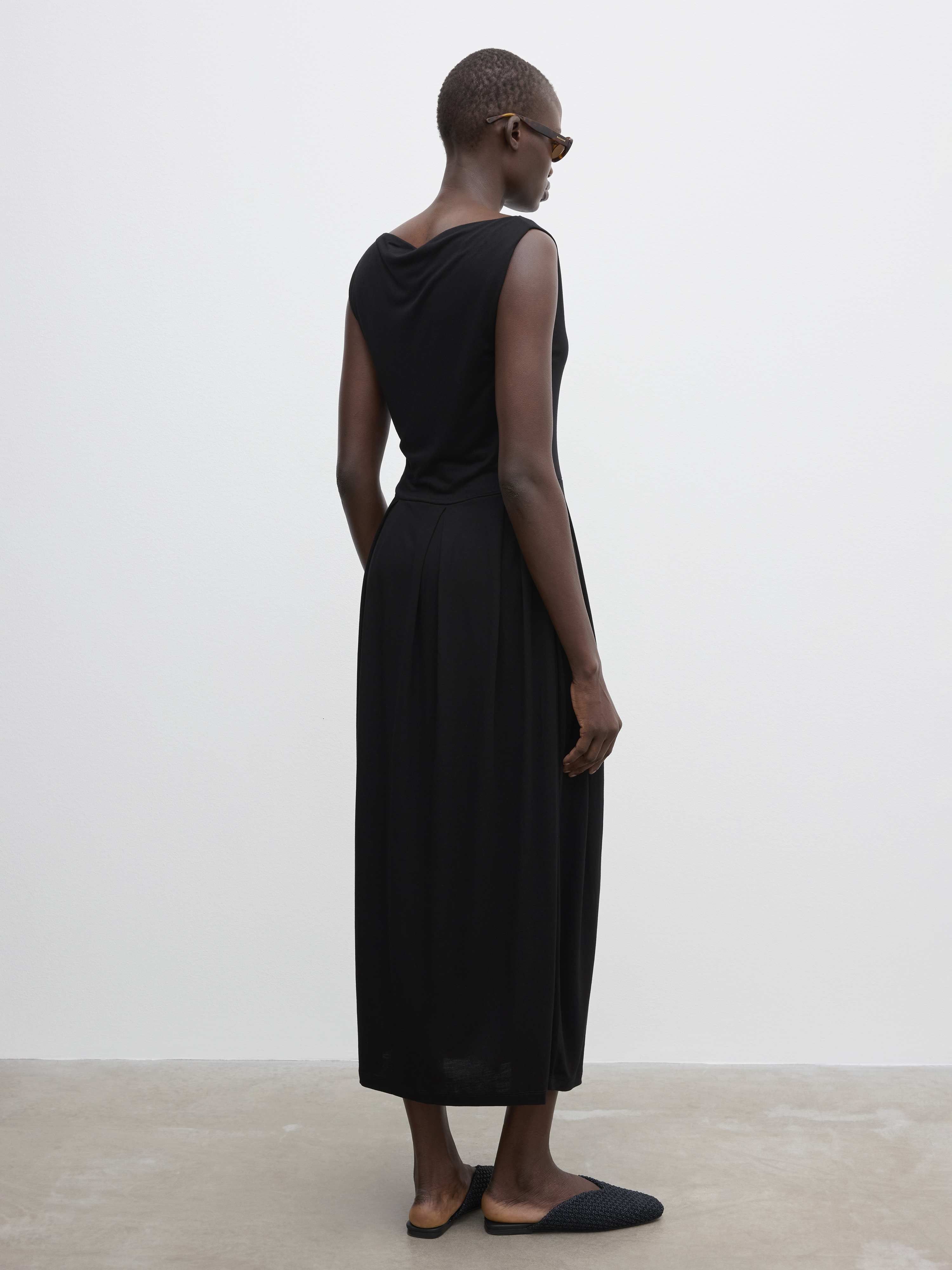 Shop - Square neck dress - Official Online Store