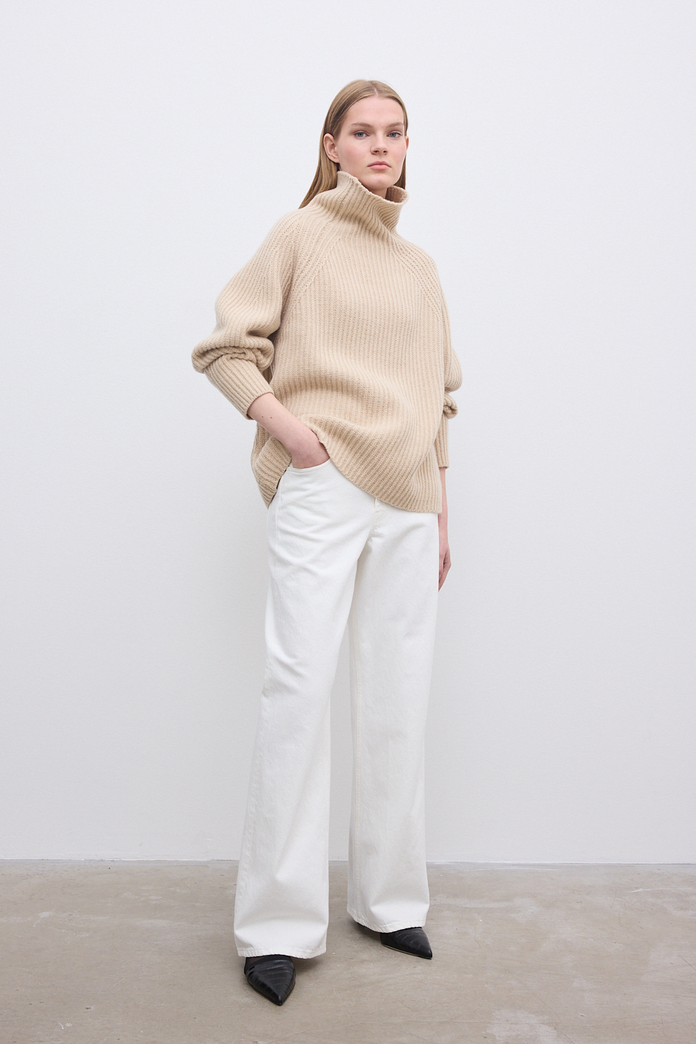 House Of Dagmar Cashmere Turtleneck In Neutral