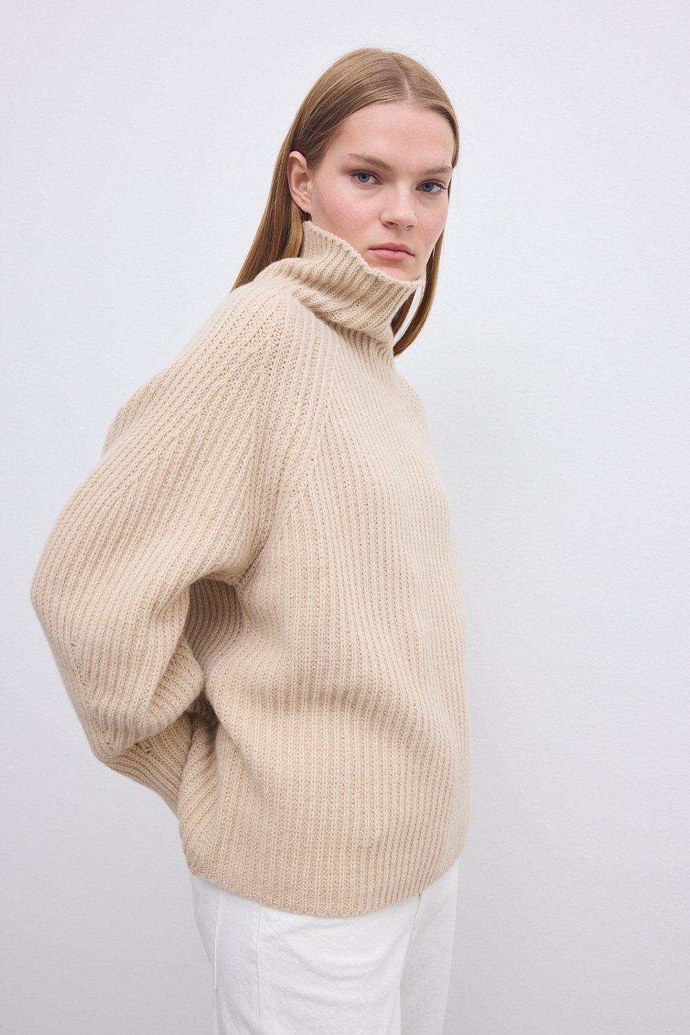 House Of Dagmar Cashmere Turtleneck In Neutral