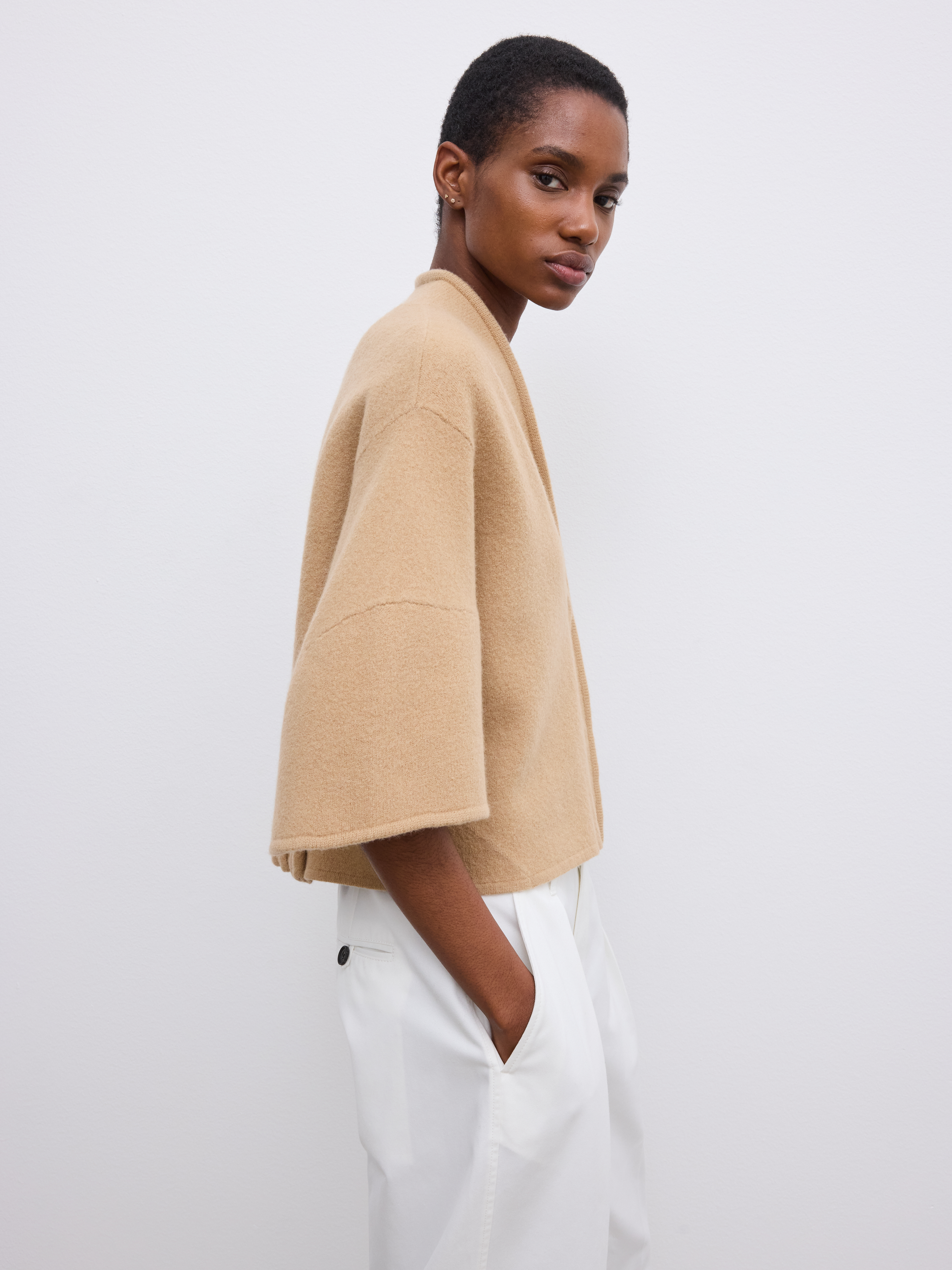 タグ付新品✨25AW HALF-CIRCLE CARDIGAN ホワイト 38 Shop - Short Wool cardigan - Official Online Store