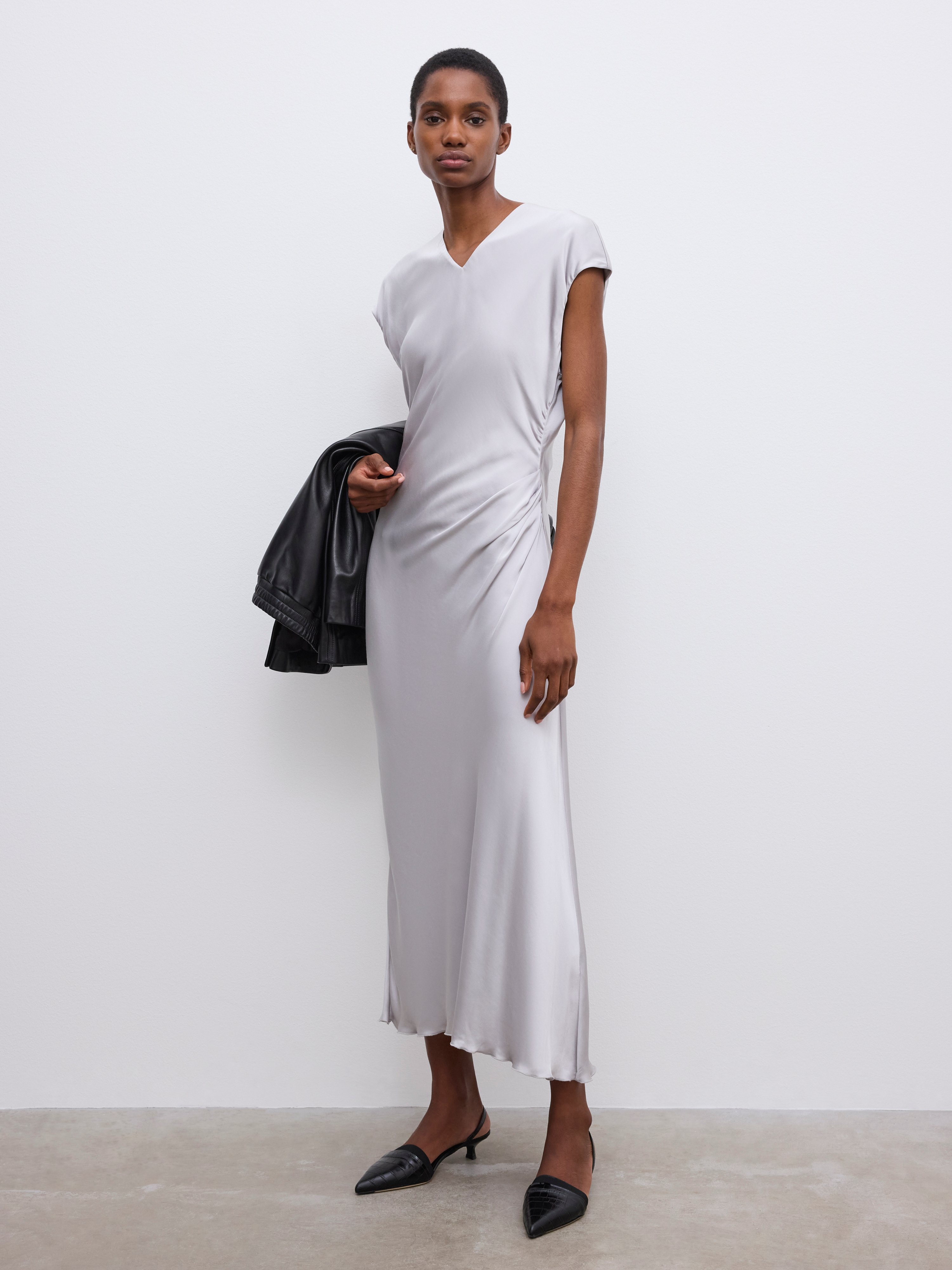 grey v neck maxi dress House of Dagmar Fluid V-neck Midi dress